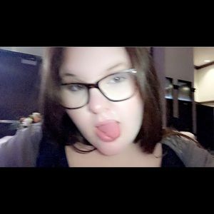 Meet your Posher, Cecelia